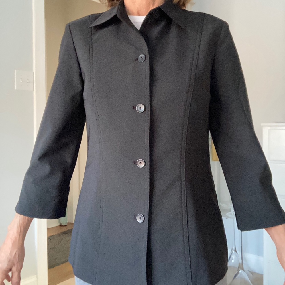 Classic black lightweight blazer/jacket